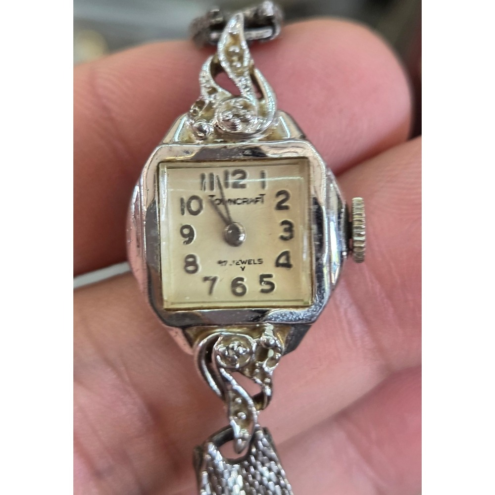 Towncraft Watch Women Silver 17 Jewels Vintage Mesh Gold Filled Band
Not Running